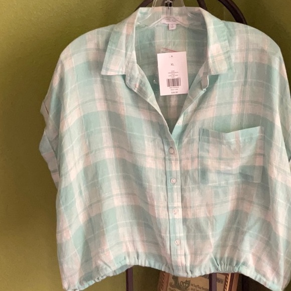 True & Co. Tops - 💖True Craft light weight turquoise and white plaid button down short top